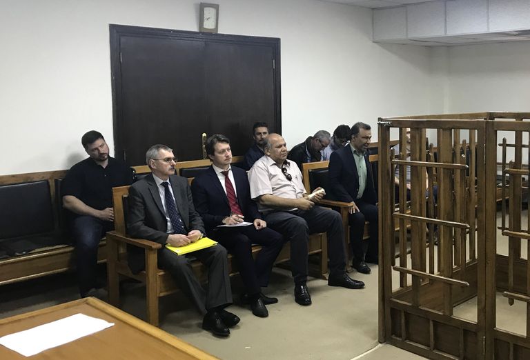 Члены российского дипломатического корпуса на судебном процессе над двумя гражданками России в Центральном уголовном суде в Багдаде. 17 апреля 2018 Члены российского дипломатического корпуса на судебном процессе над двумя гражданками России в Центральном уголовном суде в Багдаде. 17 апреля 2018