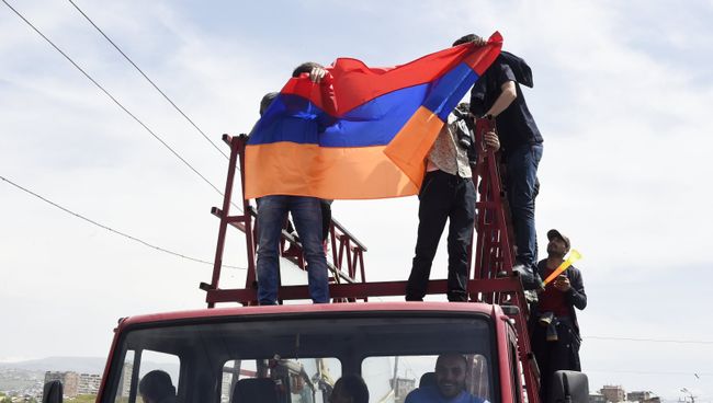 Акция протеста против выдвижения бывшего президента Армении Сержа Саргсяна на пост премьер-министра в Ереване. 19 апреля 2018 Акция протеста против выдвижения бывшего президента Армении Сержа Саргсяна на пост премьер-министра в Ереване. 19 апреля 2018