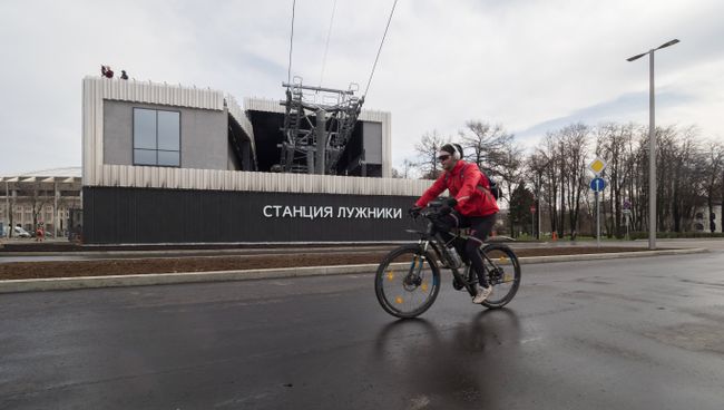 Канатная дорога через Москва-реку в Лужниках Канатная дорога через Москва-реку в Лужниках