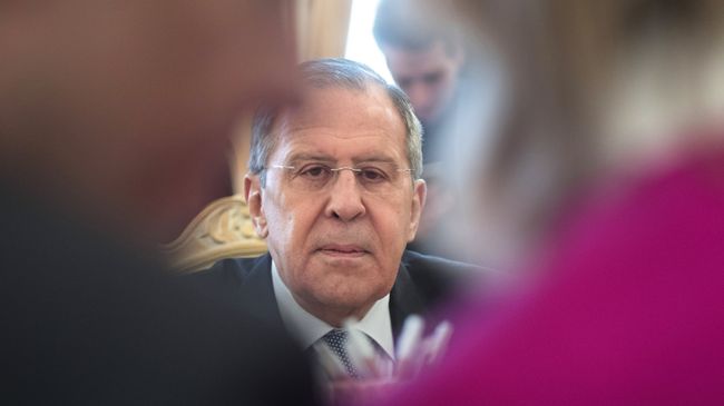 Министр иностранных дел РФ Сергей Лавров во время встречи с министром европейских, интеграционных и иностранных дел Австрии Карин Кнайсль. Архивное фото Министр иностранных дел РФ Сергей Лавров во время встречи с министром европейских, интеграционных и иностранных дел Австрии Карин Кнайсль. Архивное фото