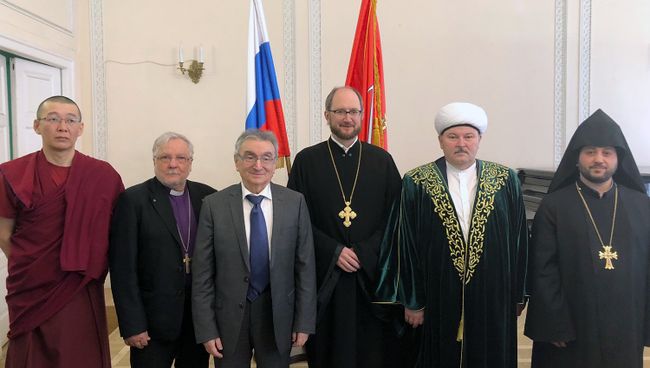 Во взаимодействии религий и власти – решение социальных проблем