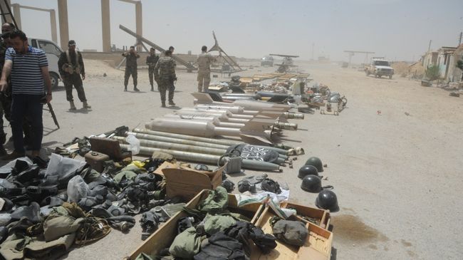 Склад оружия и боеприпасов боевиков, обнаруженный сирийскими военными. 20 апреля 2018 Склад оружия и боеприпасов боевиков, обнаруженный сирийскими военными. 20 апреля 2018