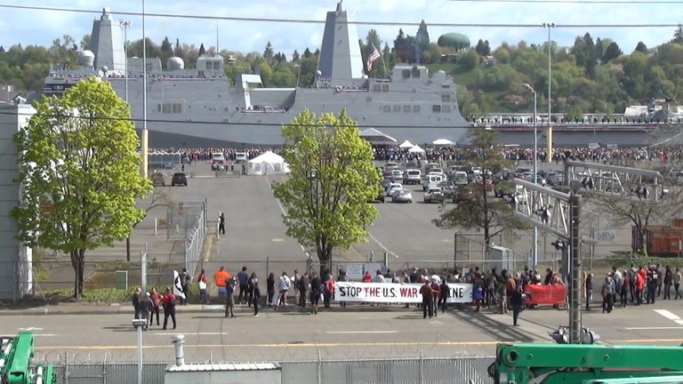 Антивоенная акция в Портленде в день ввода в эксплуатацию USS Portland