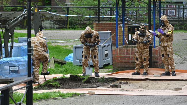 Военнослужащие Британии в Солсбери рядом с местом, где был найден Сергей Скрипаль и его дочь. Архивное фото Военнослужащие Британии в Солсбери рядом с местом, где был найден Сергей Скрипаль и его дочь. Архивное фото