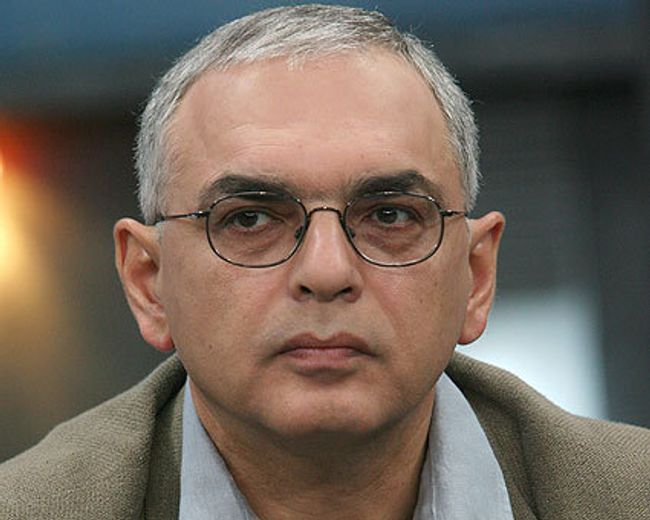 Карен Шахназаров