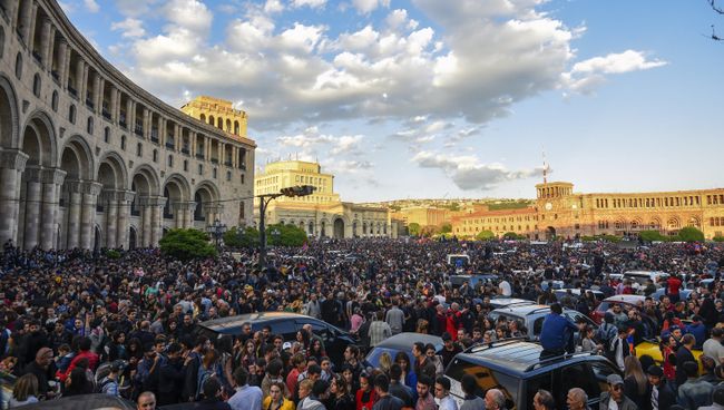 Митинг в Ереване. Архивное фото Митинг в Ереване. Архивное фото