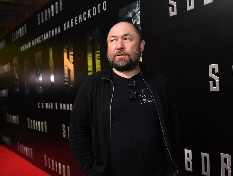 Режиссёр Тимур Бекмамбетов на премьере фильма Константина Хабенского Собибор в кинотеатре Москва Режиссёр Тимур Бекмамбетов на премьере фильма Константина Хабенского Собибор в кинотеатре Москва