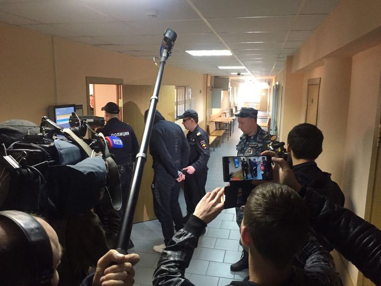 Суд над членами банды, которая нападала в аэропортах на перевозчиков денег Суд над членами банды, которая нападала в аэропортах на перевозчиков денег