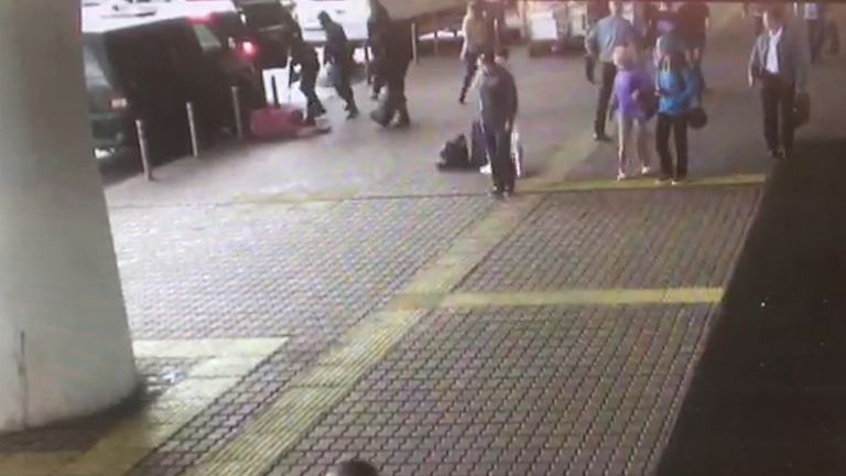 Налет на перевозчика денег в аэропорту Внуково был грамотно спланирован Налет на перевозчика денег в аэропорту Внуково был грамотно спланирован