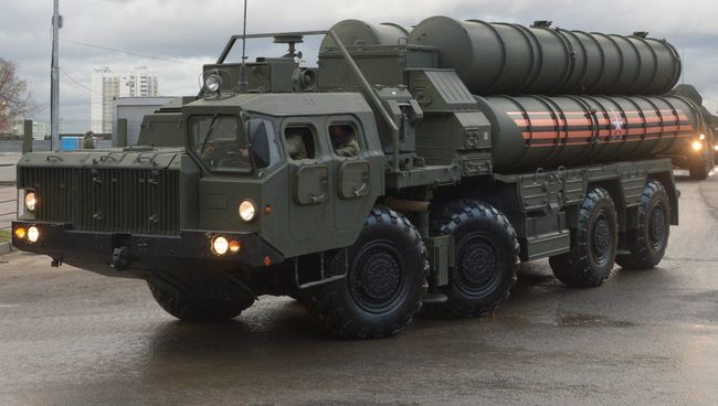 Зенитный ракетный комплекс С-400 Триумф. Архивное фото