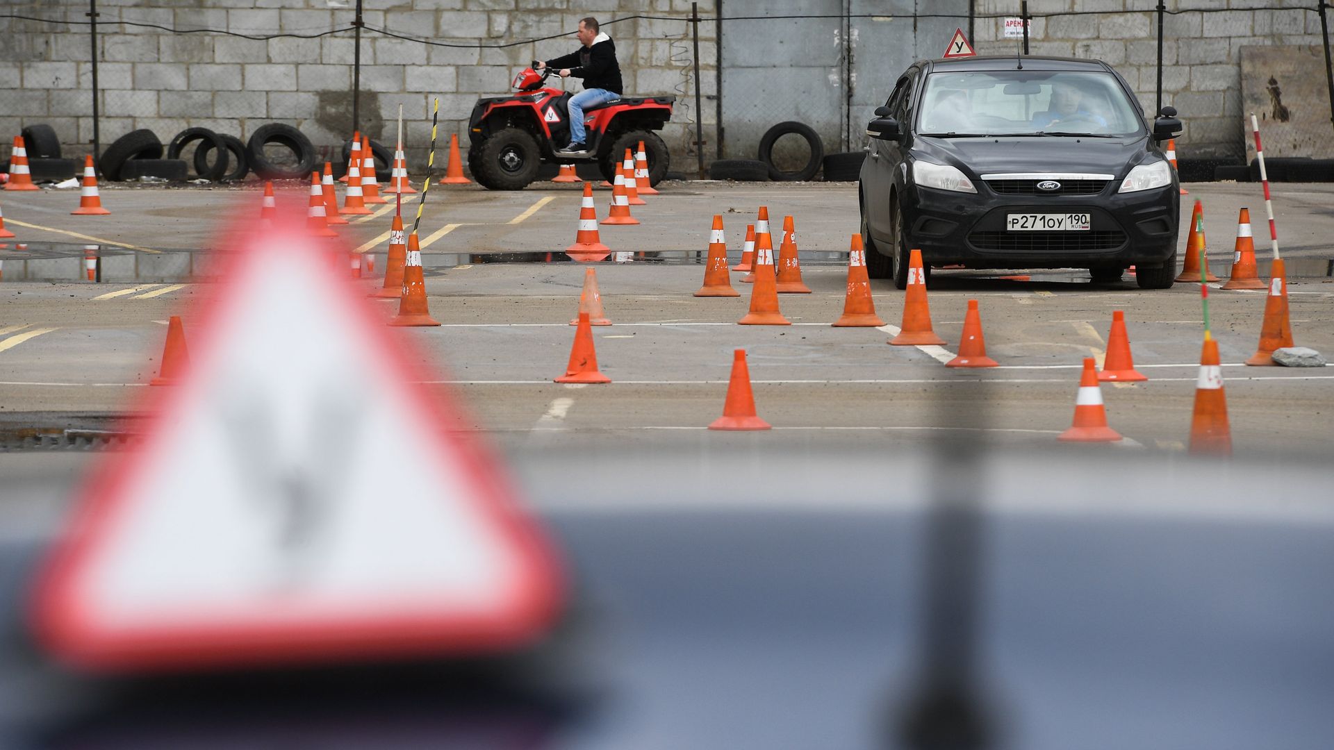 Во время практических занятий в автошколе Во время практических занятий в автошколе - РИА Новости, 1920, 23.08.2021