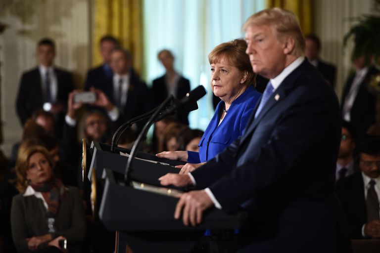 Президент США Дональд Трамп и канцлер Германии Ангела Меркель во время совместной пресс-конференции в Вашингтоне. 27 апреля 2018