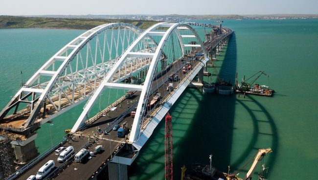 Строительство Крымского моста и автомобильных подходов со стороны Краснодарского края. Архивное фото Строительство Крымского моста и автомобильных подходов со стороны Краснодарского края. Архивное фото