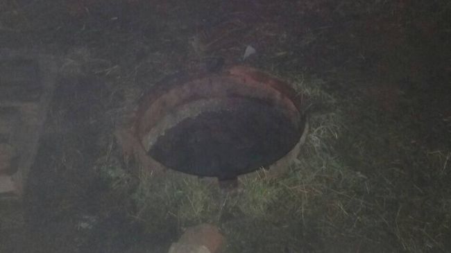 Сливной колодец по улице Сибирка посёлка Садовый, Свердловской области Сливной колодец по улице Сибирка посёлка Садовый, Свердловской области