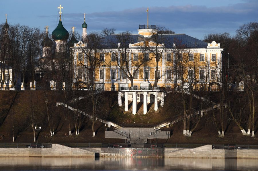 Вид на набережную в Ярославле