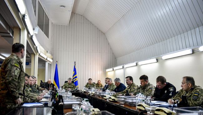 Президент Украины Петр Порошенко подписал указ о смене формата операции в Донбассе. 30 апреля 2018 Президент Украины Петр Порошенко подписал указ о смене формата операции в Донбассе. 30 апреля 2018