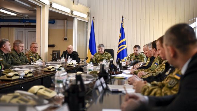 Президент Украины Петр Порошенко подписал указ о смене формата операции в Донбассе. 30 апреля 2018 Президент Украины Петр Порошенко подписал указ о смене формата операции в Донбассе. 30 апреля 2018