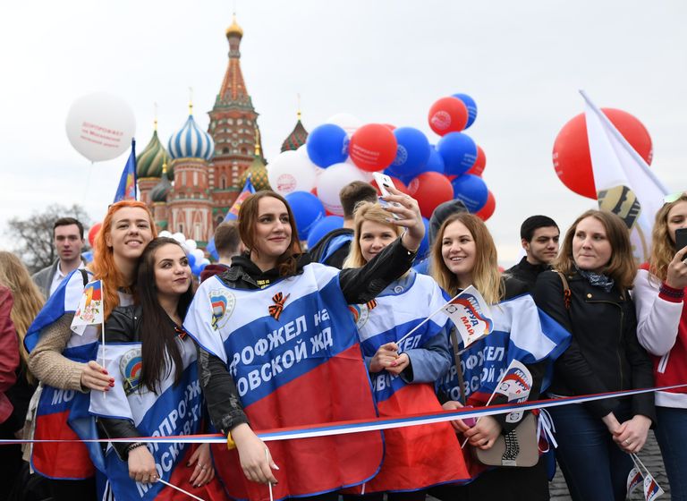 Первомайская демонстрация на Красной площади Первомайская демонстрация на Красной площади