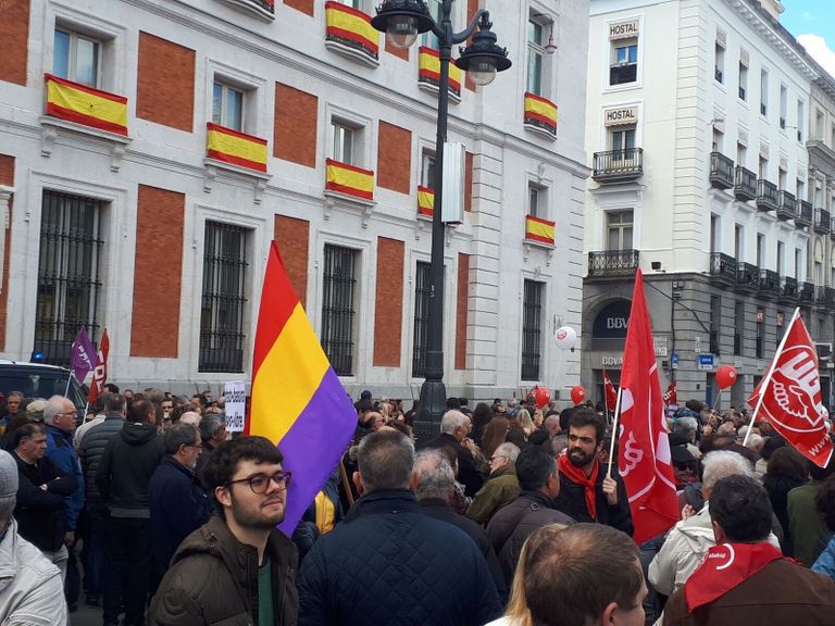 Участники митинга, посвященного Международному дню трудящихся в Мадриде. 1 мая 2018 Участники митинга, посвященного Международному дню трудящихся в Мадриде. 1 мая 2018