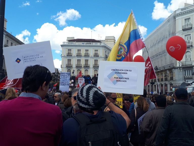 Участники митинга, посвященного Международному дню трудящихся в Мадриде. 1 мая 2018 Участники митинга, посвященного Международному дню трудящихся в Мадриде. 1 мая 2018