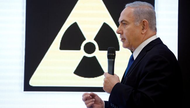 Премьер-министр Израиля Биньямин Нетаньяху выступил с заявлением по ядерной программе Ирана в министерстве обороны в Тель-Авиве. 30 апреля 2018 Премьер-министр Израиля Биньямин Нетаньяху выступил с заявлением по ядерной программе Ирана в министерстве обороны в Тель-Авиве. 30 апреля 2018