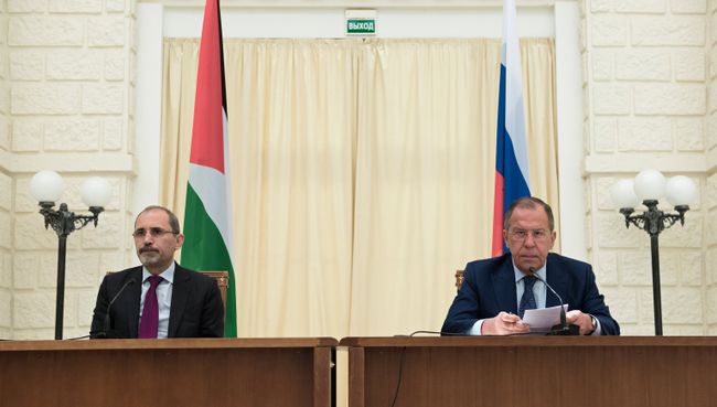 Министр иностранных дел РФ Сергей Лавров и министр иностранных дел Иордании Айман Сафади на пресс-конференции в Сочи. 3 мая 2018 Министр иностранных дел РФ Сергей Лавров и министр иностранных дел Иордании Айман Сафади на пресс-конференции в Сочи. 3 мая 2018