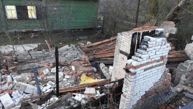 На месте обрушения старой кирпичной кладки в селе Собинка Владимирской области На месте обрушения старой кирпичной кладки в селе Собинка Владимирской области