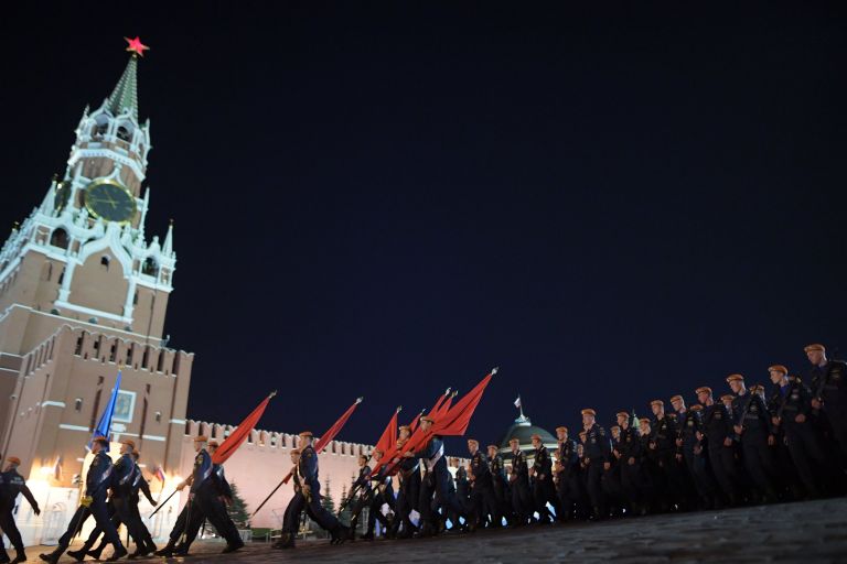 Военнослужащие парадных расчетов на репетиции военного парада на Красной площади, посвященного 73-й годовщине Победы в Великой Отечественной войне Военнослужащие парадных расчетов на репетиции военного парада на Красной площади, посвященного 73-й годовщине Победы в Великой Отечественной войне