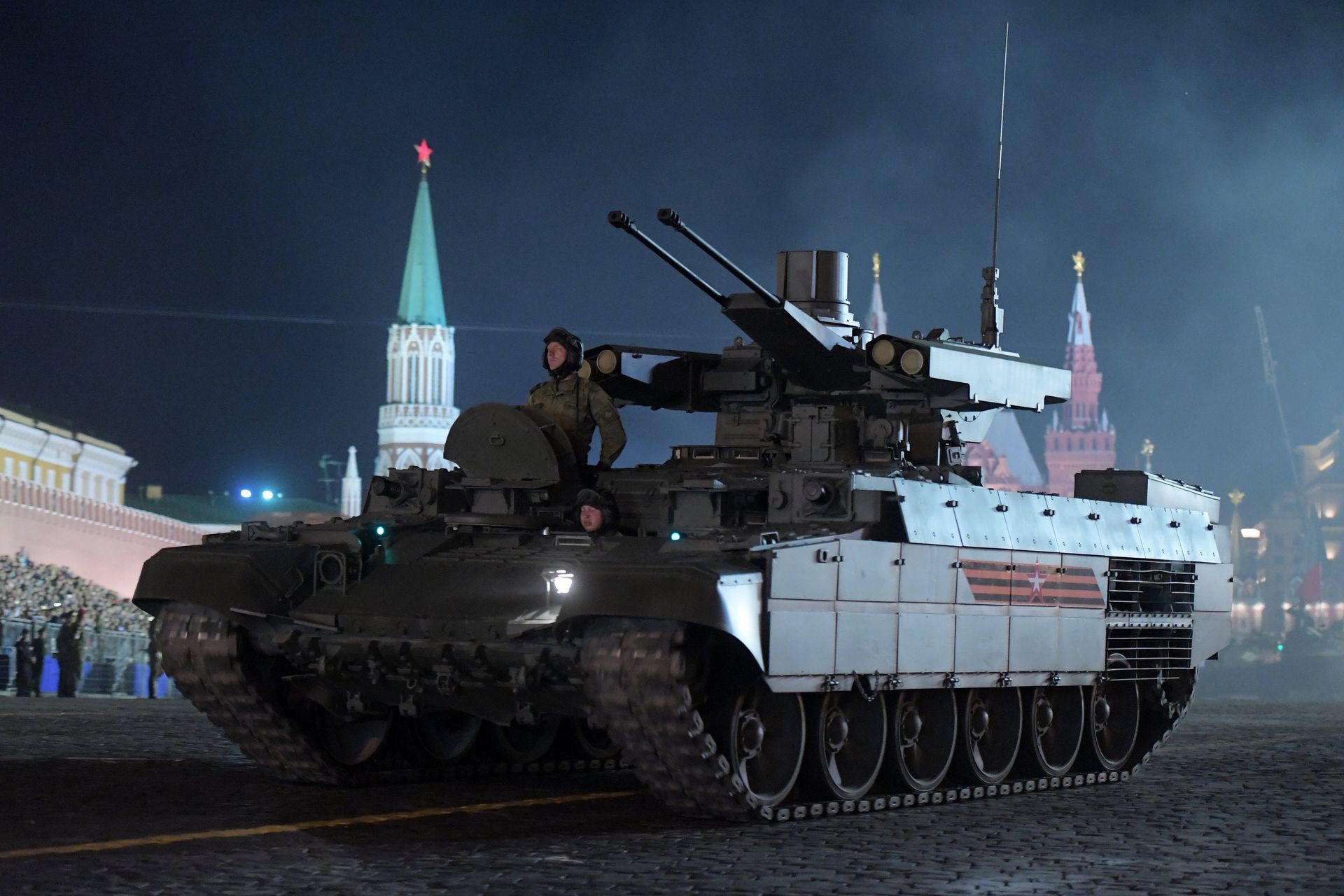 Боевая машина поддержки танков Терминатор на репетиции военного парада на Красной площади, посвященного 73-й годовщине Победы в Великой Отечественной войне Боевая машина поддержки танков Терминатор на репетиции военного парада на Красной площади, посвященного 73-й годовщине Победы в Великой Отечественной войне - РИА Новости, 1920, 07.12.2020