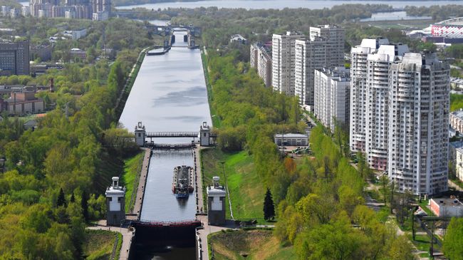 Вид на канал имени Москвы Вид на канал имени Москвы