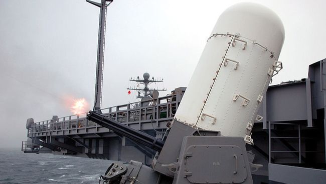 Корабельный зенитный артиллерийский комплекс Phalanx MK-15. Архивное фото Корабельный зенитный артиллерийский комплекс Phalanx MK-15. Архивное фото