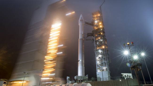 Ракета Atlas-V United Launch Alliance с космическим аппаратом NASA InSight на борту перед стартом. Архивное фото Ракета Atlas-V United Launch Alliance с космическим аппаратом NASA InSight на борту перед стартом. Архивное фото