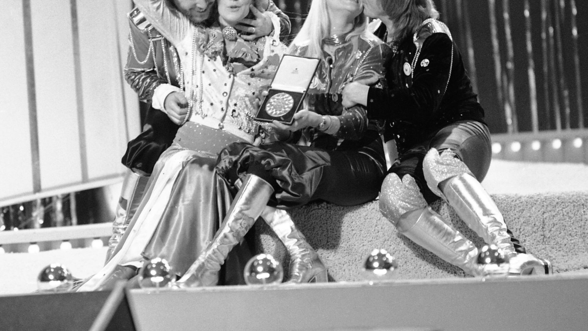 Шведская группа ABBA на конкурсе Евровидение-1974 Шведская группа ABBA на конкурсе Евровидение-1974 - РИА Новости, 1920, 06.07.2021