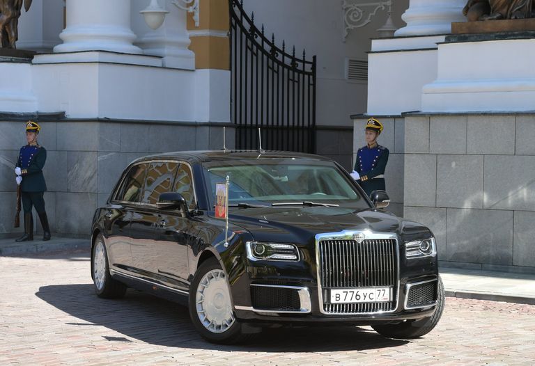 Автомобиль Aurus кортежа президента РФ