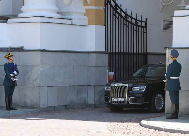 Автомобиль Aurus кортежа президента РФ Автомобиль Aurus кортежа президента РФ
