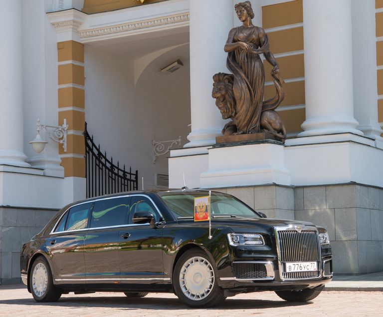 Автомобиль Aurus кортежа президента РФ Автомобиль Aurus кортежа президента РФ