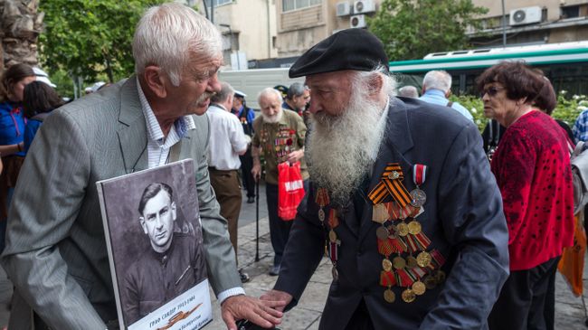 Участники шествия ветеранов ВОВ и акции Бессмертный полк в Израиле Участники шествия ветеранов ВОВ и акции Бессмертный полк в Израиле