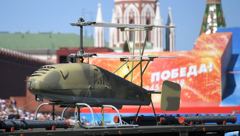 Беспилотный летательный аппарат вертолетного типа Катран на военном параде, посвященном 73-й годовщине Победы в ВОВ Беспилотный летательный аппарат вертолетного типа Катран на военном параде, посвященном 73-й годовщине Победы в ВОВ