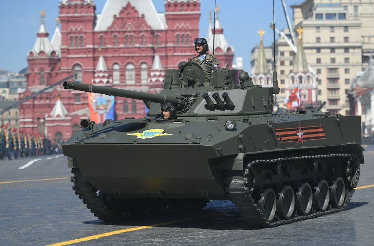 Боевая машина десанта БМД-4М Садовница на военном параде, посвященном 73-й годовщине Победы в ВОВ