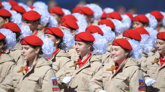Парадный расчет Юнармии на военном параде, посвященном 73-й годовщине Победы в Великой Отечественной войне 1941-1945 годов. Архивное фото Парадный расчет Юнармии на военном параде, посвященном 73-й годовщине Победы в Великой Отечественной войне 1941-1945 годов. Архивное фото