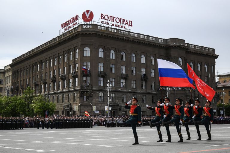 Военнослужащие на военном параде в Волгограде, посвященном 73-й годовщине Победы в Великой Отечественной войне Военнослужащие на военном параде в Волгограде, посвященном 73-й годовщине Победы в Великой Отечественной войне