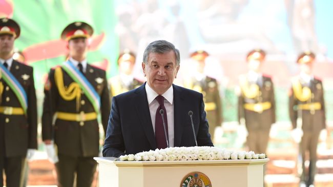 Президент Узбекистана Шавкат Мирзиеев выступает на праздничных мероприятиях в Ташкенте. 9 мая 2018