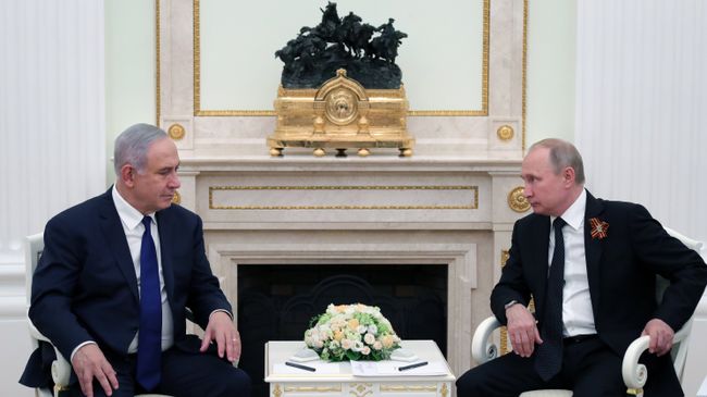 Президент РФ Владимир Путин и премьер-министр государства Израиль Биньямин Нетаньяху во время встречи. Архивное фото