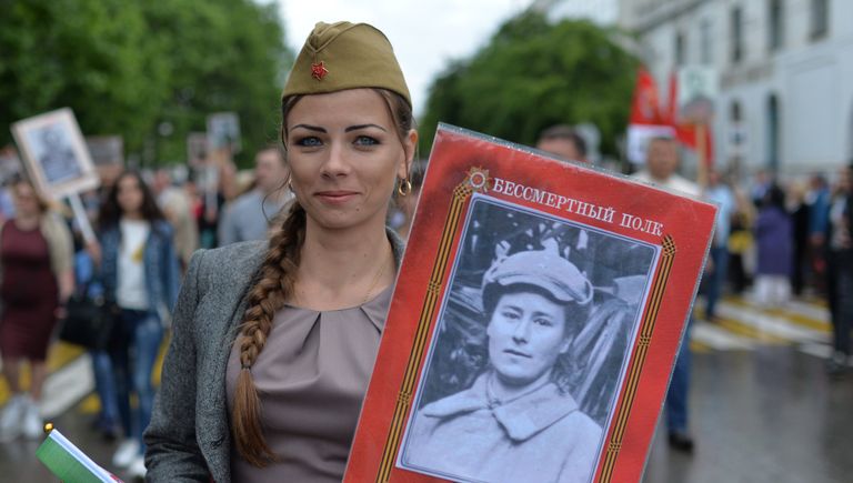 Участники акции Бессмертный полк в Казани Участники акции Бессмертный полк в Казани
