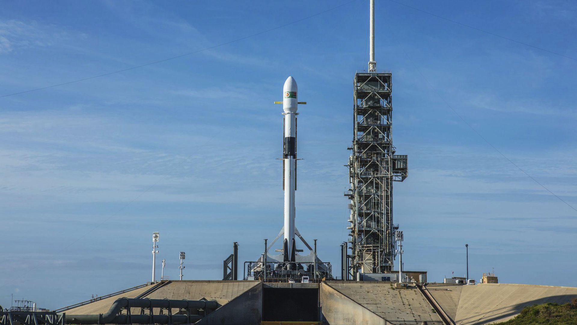 Ракета-носитель Falcon-9 компании SpaceX Ракета-носитель Falcon-9 компании SpaceX - РИА Новости, 1920, 01.10.2020