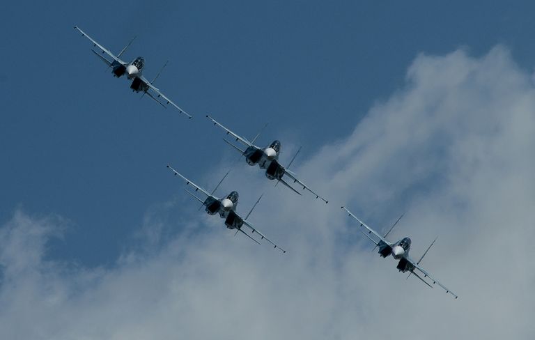 Истребители Су-30СМ пилотажной группы Соколы России во время празднования 80-летия Центра показа авиационной техники им. Кожедуба на аэродрома Кубинка. 12 мая 2018 Истребители Су-30СМ пилотажной группы Соколы России во время празднования 80-летия Центра показа авиационной техники им. Кожедуба на аэродрома Кубинка. 12 мая 2018