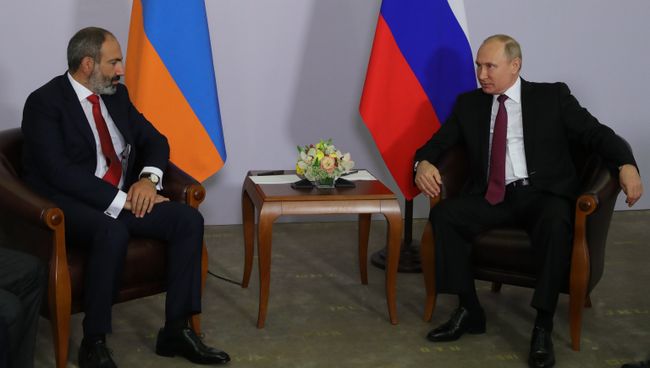 Президент РФ Владимир Путин и премьер-министр Армении Никол Пашинян. Архивное фото Президент РФ Владимир Путин и премьер-министр Армении Никол Пашинян. Архивное фото