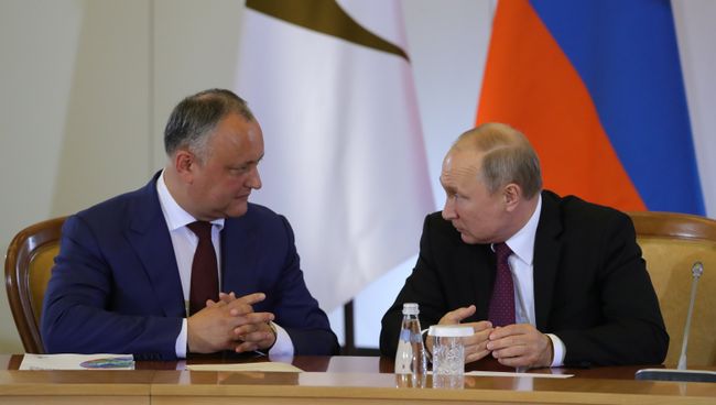 Президент РФ Владимир Путин и президент Молдавии Игорь Додон. Архивное фото Президент РФ Владимир Путин и президент Молдавии Игорь Додон. Архивное фото