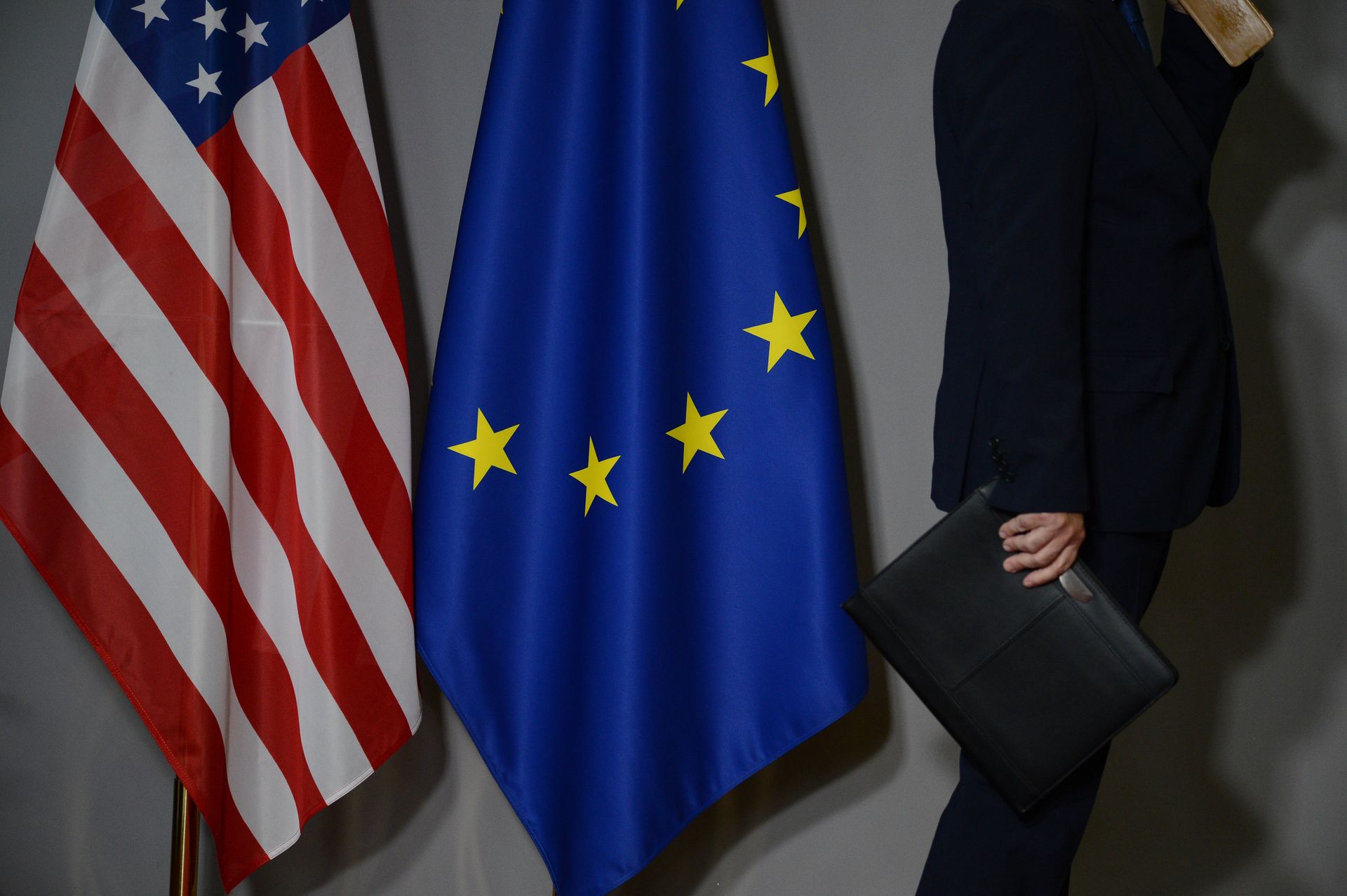 Флаги США и Европейского совета Флаги США и Европейского совета - РИА Новости, 1920, 07.11.2024