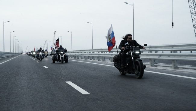 Байкер Хирург на Крымском мосту